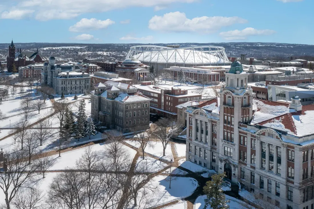 Syracuse Universities campus during the winter.